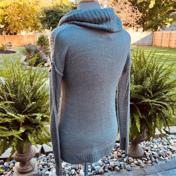 Love Scarlett Gray Loose Knit Sweater size Small - Picture 3 of 8